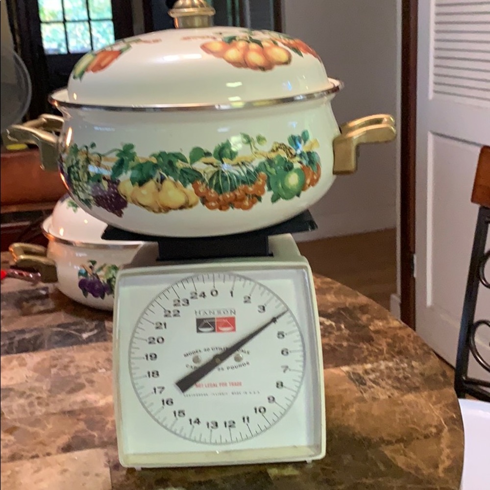 VTG Cornucopia Tabletop Unlimited enamel pot